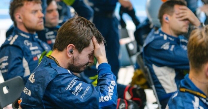2261566