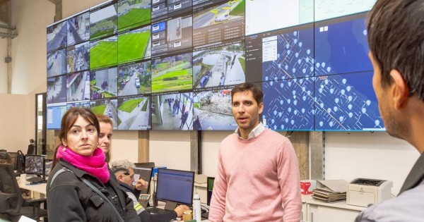 El intendente de San Nicolás lanzó su avatar con Inteligencia Artificial para atender a los vecinos