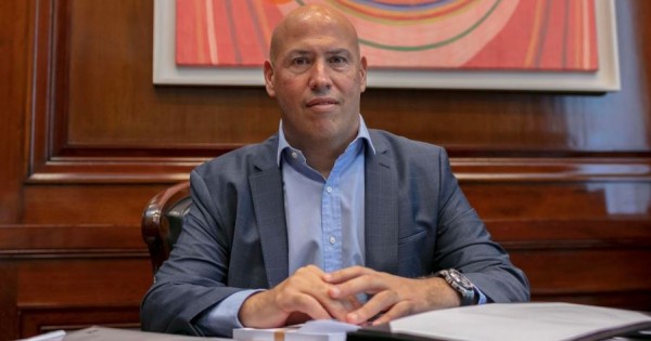 Toto Caputo choca con Wasserman por los negocios de la AABE