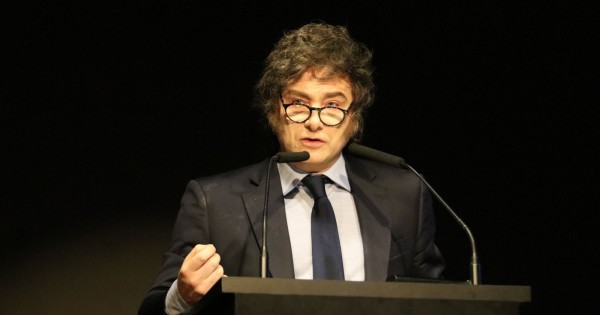 Milei dice que Elon Musk compró la cadena CNN