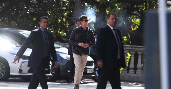 Advierten que el Plan de Inteligencia de Santiago Caputo habilita el espionaje político