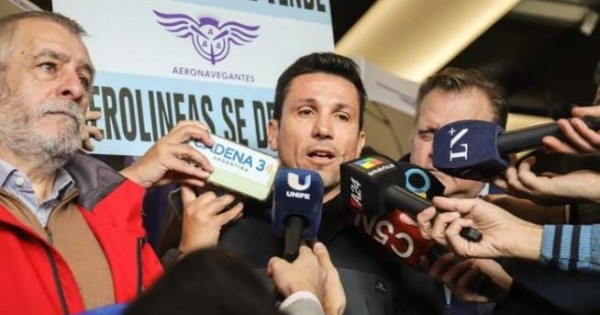 Aerolíneas acordó un aumento salarial del 16% y cerró el conflicto con los gremios