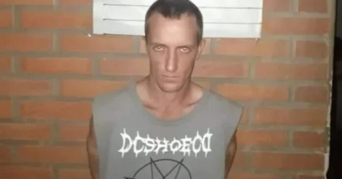2296893