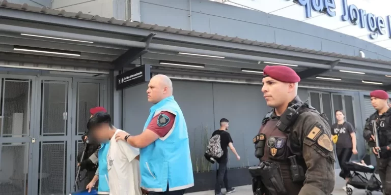 Cinco extranjeros fueron expulsados del país tras sus condenas por robo y encubrimiento agravado