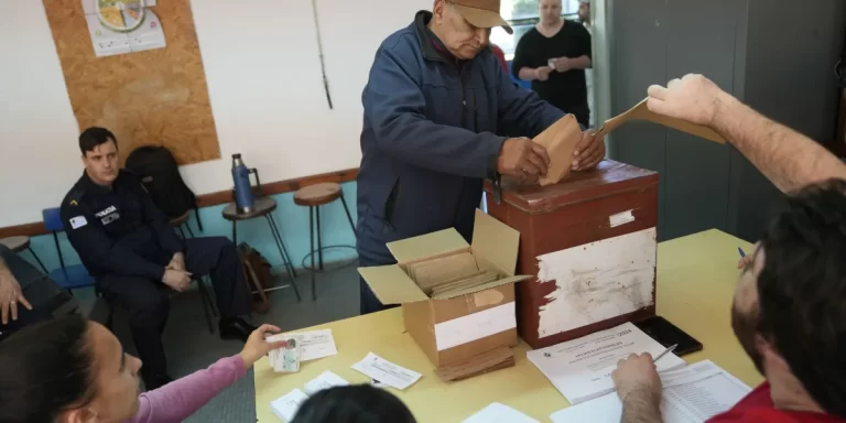 Uruguay: a menos de 24 horas de definir a un nuevo presidente