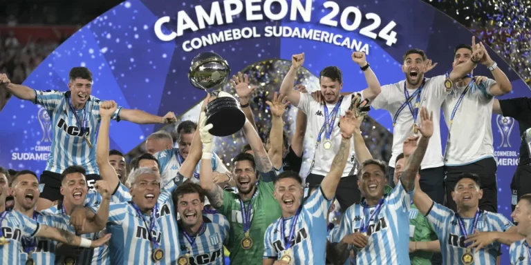 Caravana de Racing: Costas y el plantel se dirigen al obelisco para festejar con la hinchada un nuevo titulo