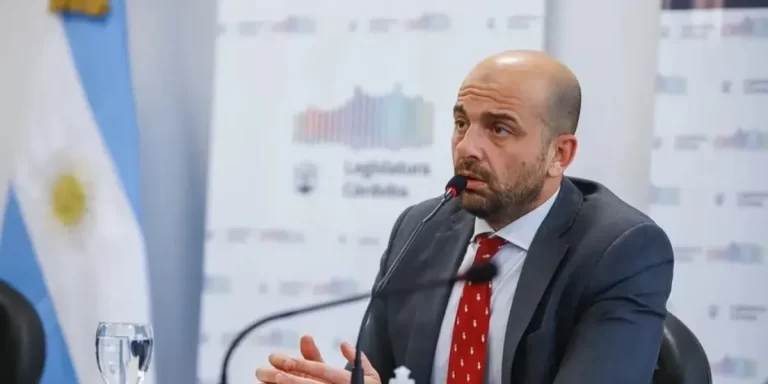 El Gobierno autoriza a tres empresas aéreas extranjeras a operar en el país