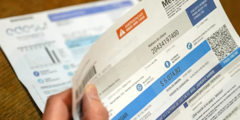 Una familia necesita en promedio más de $130 mil por mes para pagar las tarifas de servicios