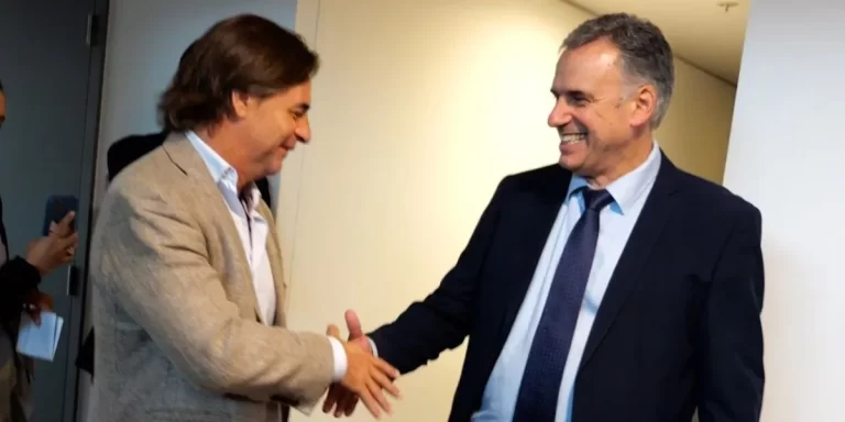 Yamandú Orsi se reunió con Lacalle Pou para iniciar el traspaso presidencial en Uruguay