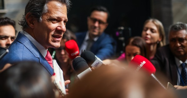 Brasil vuelve a devaluar el Real y le mete presión al atraso cambiario de Milei