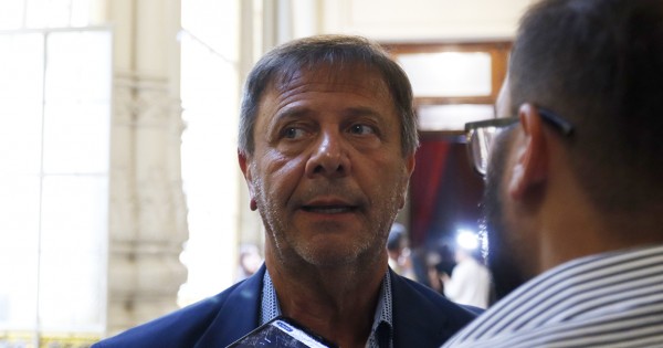 Zago se burló de la errática defensa de Milei: “si hiciste un pacto, hacete cargo”