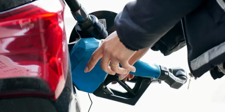 Aumentos para diciembre: combustible, prepagas, tarifas y más