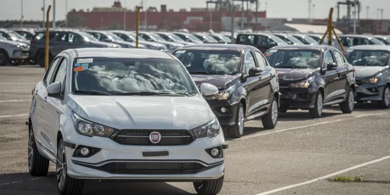 Automotrices anunciaron baja de precios ante la eliminación del impuesto PAIS a fines de Diciembre