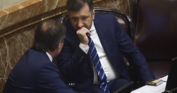 Milei tienta a Kueider con una embajada en Montevideo para que acepte ser candidato y perjudicar al peronismo