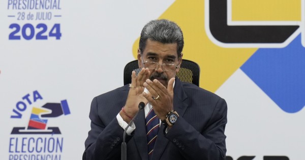 El gobierno denunció a Maduro ante la Corte Penal Internacional por el asedio a la embajada en Caracas