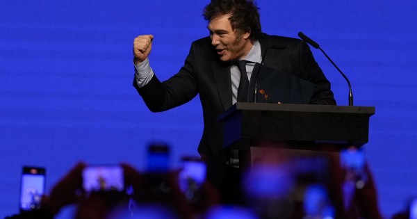 Milei volvió a pegarle a Bonelli y se burló de Macri