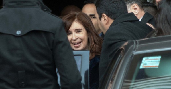 Cristina le pide a Milei que garantice el quórum para echar a Kueider y Villarruel no define si convoca por miedo a Caputo