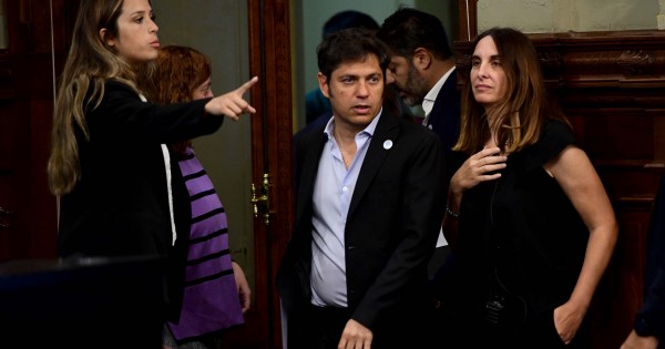Kicillof anunció que la Provincia quiere quedarse con el control de Aerolíneas