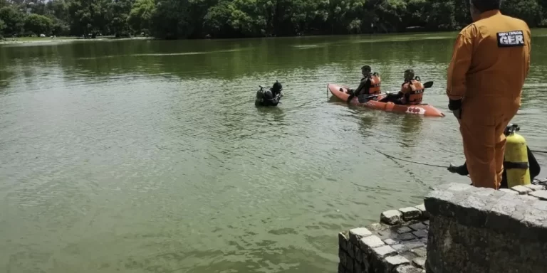 Sigue la búsqueda del hombre que se metió a los lagos de Palermo