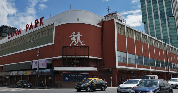 Denuncian que el proyecto de Finkelnstein para el Luna Park demuele el histórico edificio