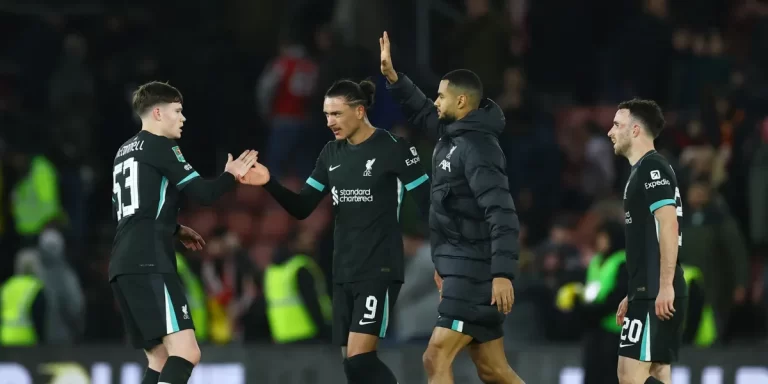 Con la presencia de Mac Allister, Liverpool le ganó al Southampton y se metió en semifinales de la Copa de la Liga