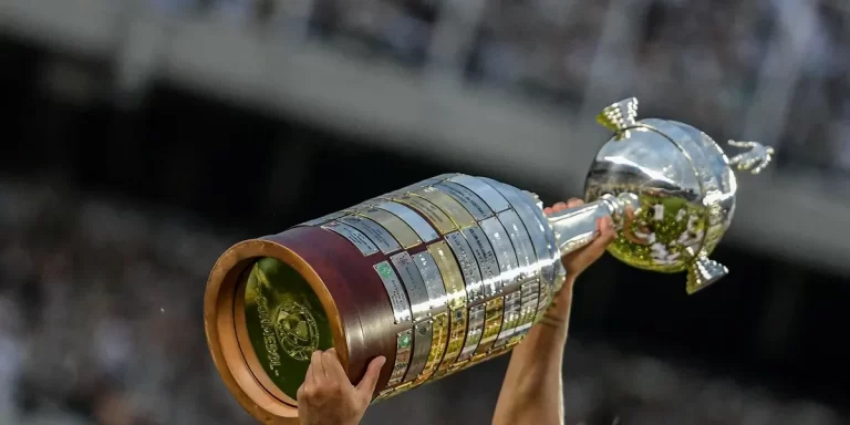 Se sortea la Copa Libertadores 2025: bombos, horario y cómo verlo en vivo