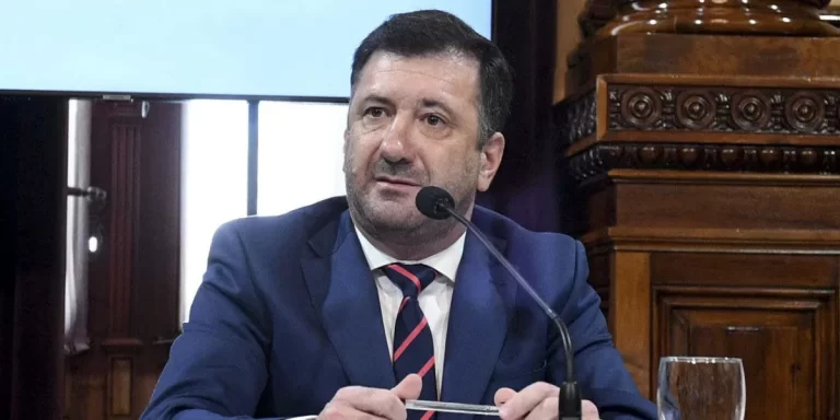 Kueider y su secretaria solicitaron la eximición de prisión y apartar a Arroyo Salgado