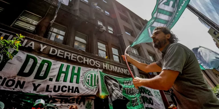 ATE se movilizó al Ministerio de Justicia en rechazo a los despidos de ACARA