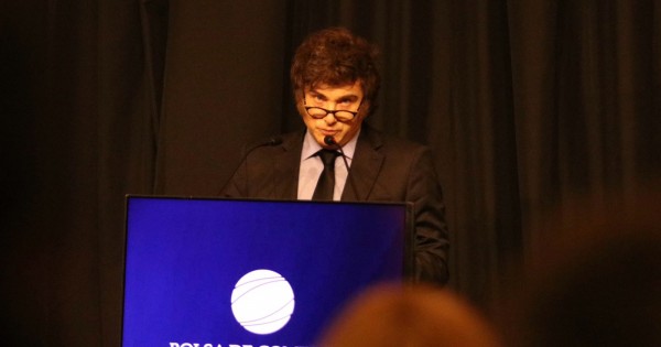 Milei ahora se la agarró con Pagni: “Farsante, mentiroso, operador, envidia mi cabellera”