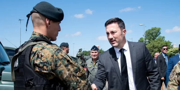 El Gobierno habilitó a las Fuerzas Armadas a actuar en zonas del interior