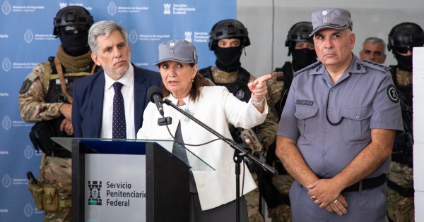 Pullaro plantó a Patricia Bullrich en la inauguración fake de una cárcel