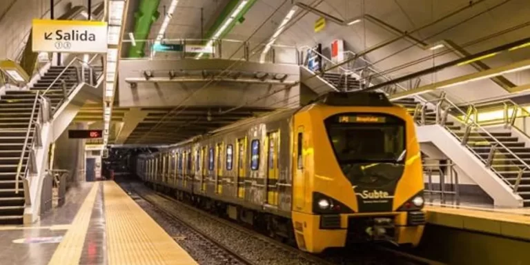 Fiestas: cómo funcionarán subtes, trenes y colectivos en Nochebuena y Navidad