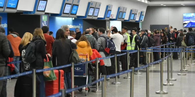 El ingreso de turistas internacionales cayó un 19,2% interanual en noviembre