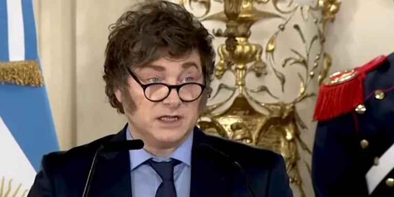 El Gobierno extendió el plazo para convertir empresas estatales en sociedades anónimas