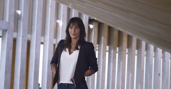 Natalia de la Sota apunta a Córdoba Capital, con el paraguas de Llaryora