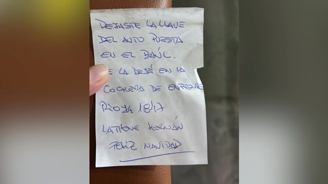Busca a la persona que guardó las llaves de su auto en una cochera