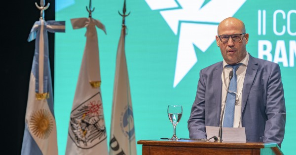 Wasserman inquieto con la brutal pelea de Karina y Jorge que le puede detonar sus negocios en la Ciudad