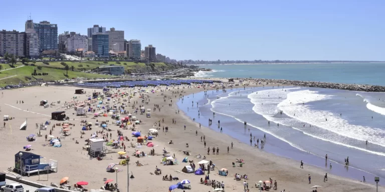 Un estudio de la UADE revela cuanto necesita una familia para vacacionar en Mar del Plata