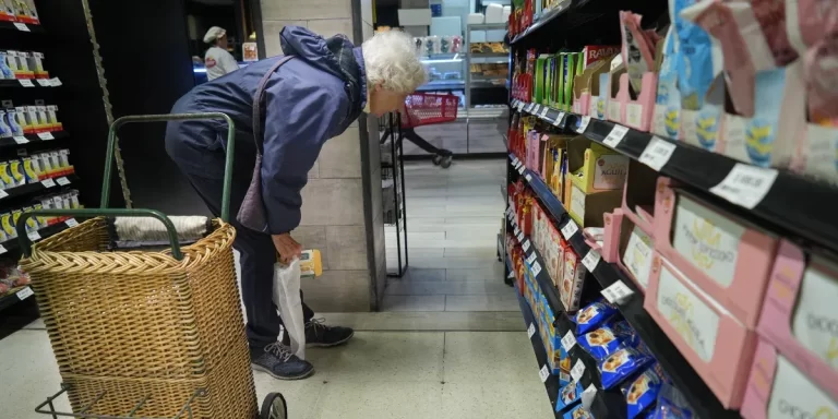 Caída del consumo en CABA: supermercados y autoservicios mayoristas los más afectados