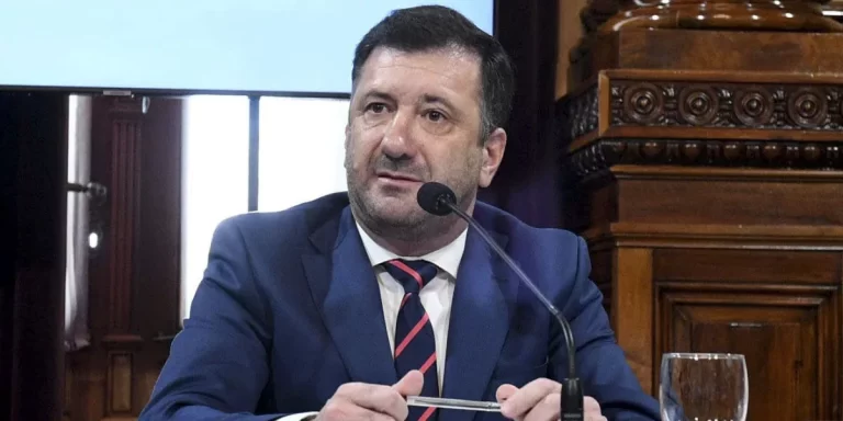 Se difundió el video de la detención del ex senador Kueider en Paraguay con dinero sin declarar