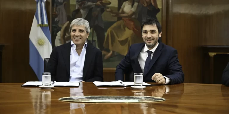 Chubut acordó con el Gobierno una quita de 100 millones de dólares