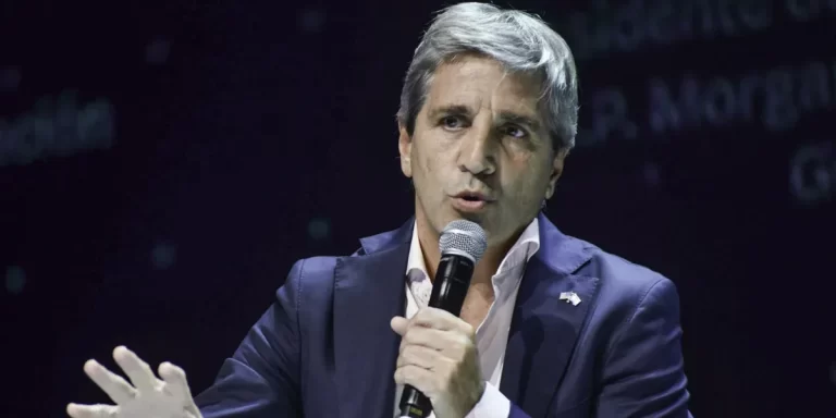 El Gobierno anunció el primer superávit financiero anual en el sector público desde 2010