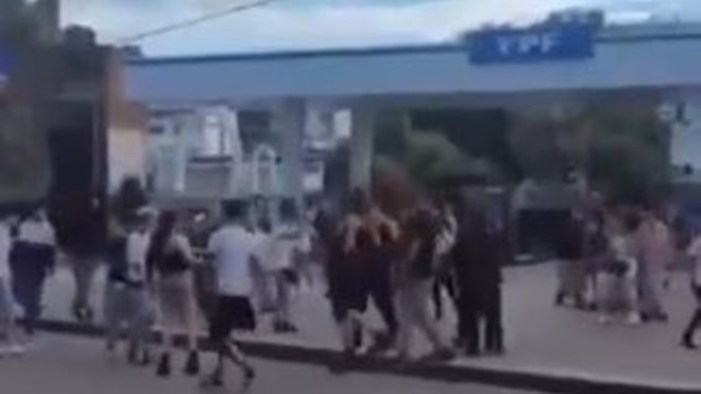 Pelea, descontrol y ataque a policías a la salida de un boliche en Villa Carlos Paz