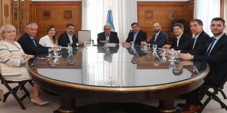 El Gobierno se reúne con diputados dialoguistas de cara a las sesiones extraordinarias