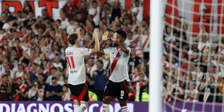 River cerró la pretemporada con una victoria ante México y presentó a sus refuerzos