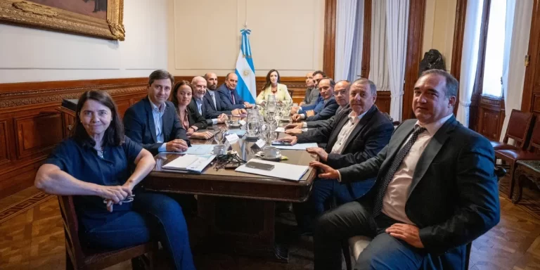 Francos y Villarruel recibieron a los senadores dialoguistas de cara a las extraordinarias