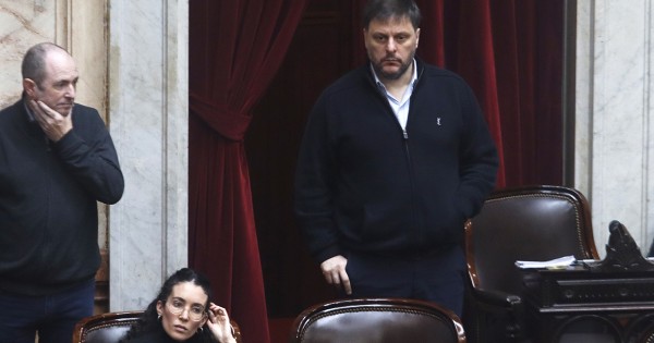 El peronismo todavía no definió si Santoro juega como senador o como legislador