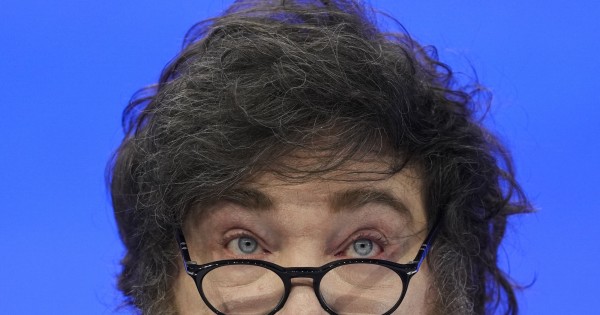 Dólar mata batalla cultural