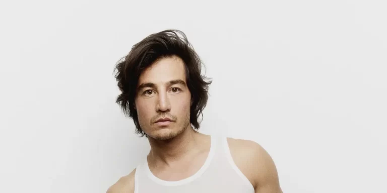 Tiago IORC debuta en español junto a Kany García en “Quédate otra vez”