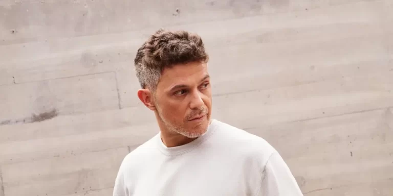 Alejandro Sanz y Grupo Frontera presentan “Hoy no me siento bien”
